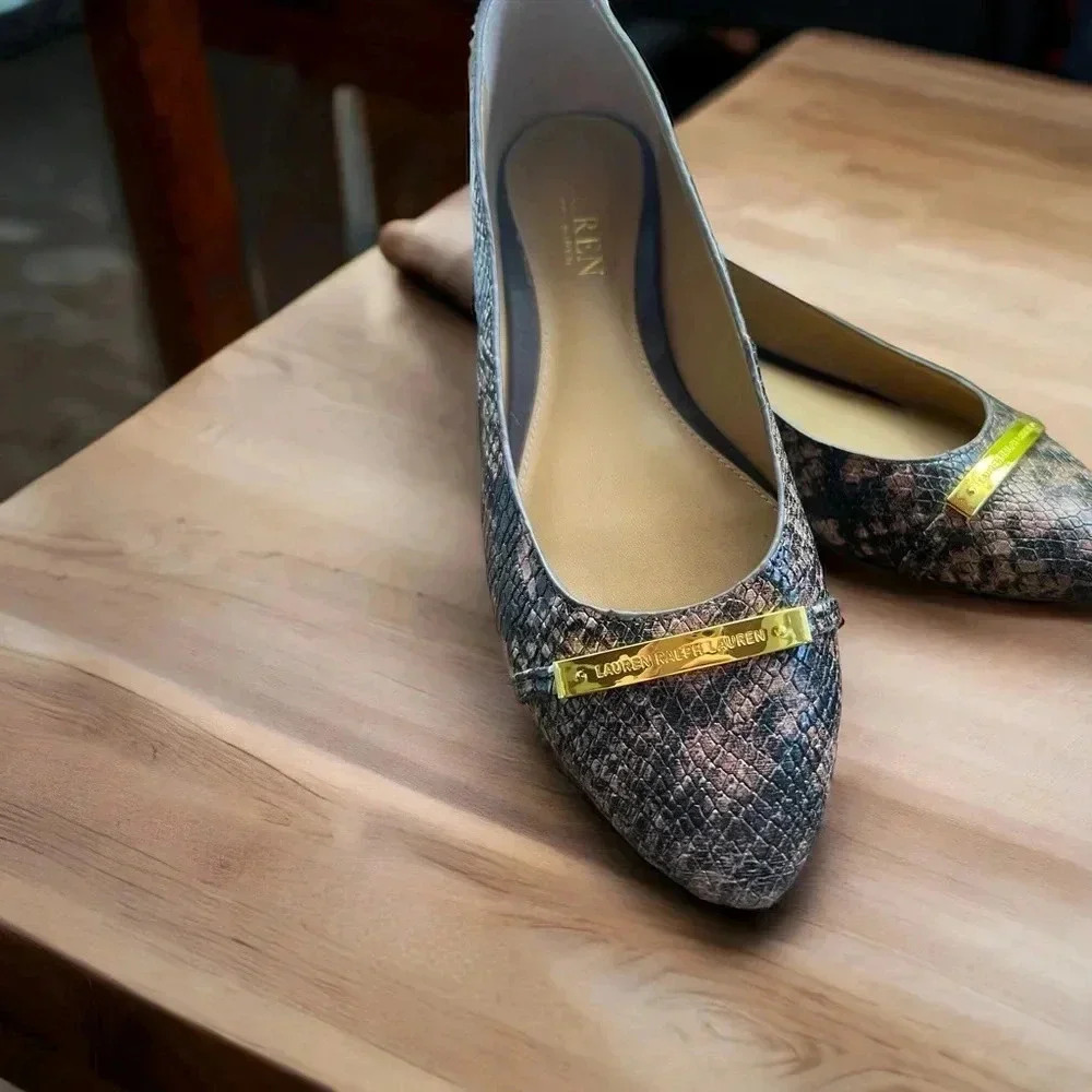 Lauren Ralph Lauren Size 6 Pointy Flats Gold Brown Work Snakeskin Classy - Picture 2 of 3